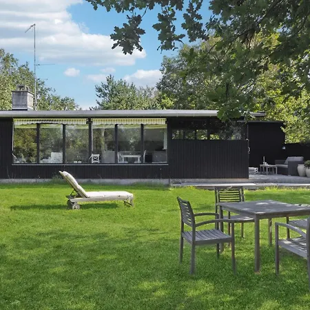 Holiday home 2 Bedroom Beautiful In Vejby